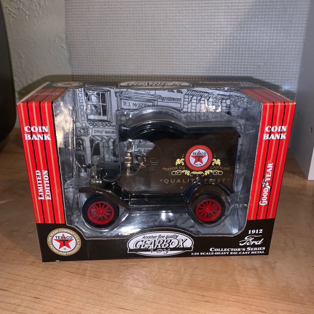 1912 FORD MODEL T DELIVERY CAR TEXACO GEARBOX TOY 1:24 SCALE DIE CAST